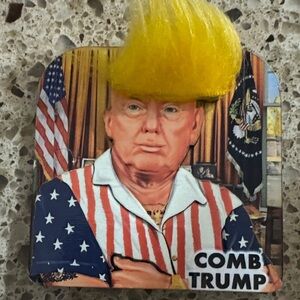 Comb trump novelty magnet. 3d. Wooden back